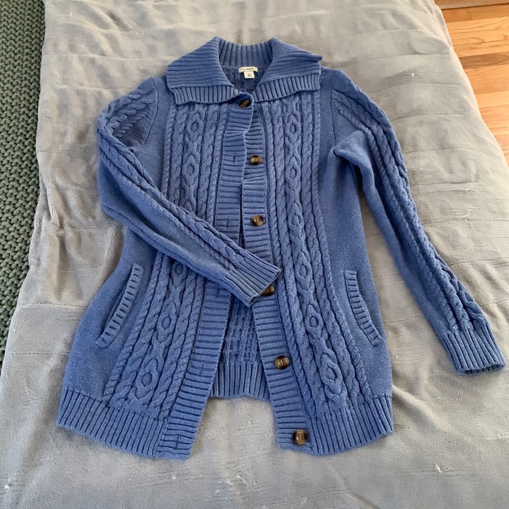 L. L. Bean Beautiful blue cardigan/sweater